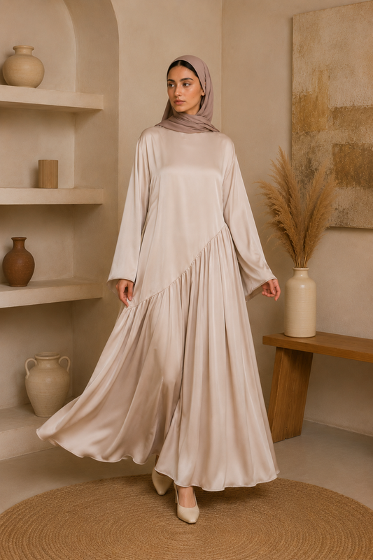 Robe Hidaya en satin asymétrique – Robe longue fluide et ample